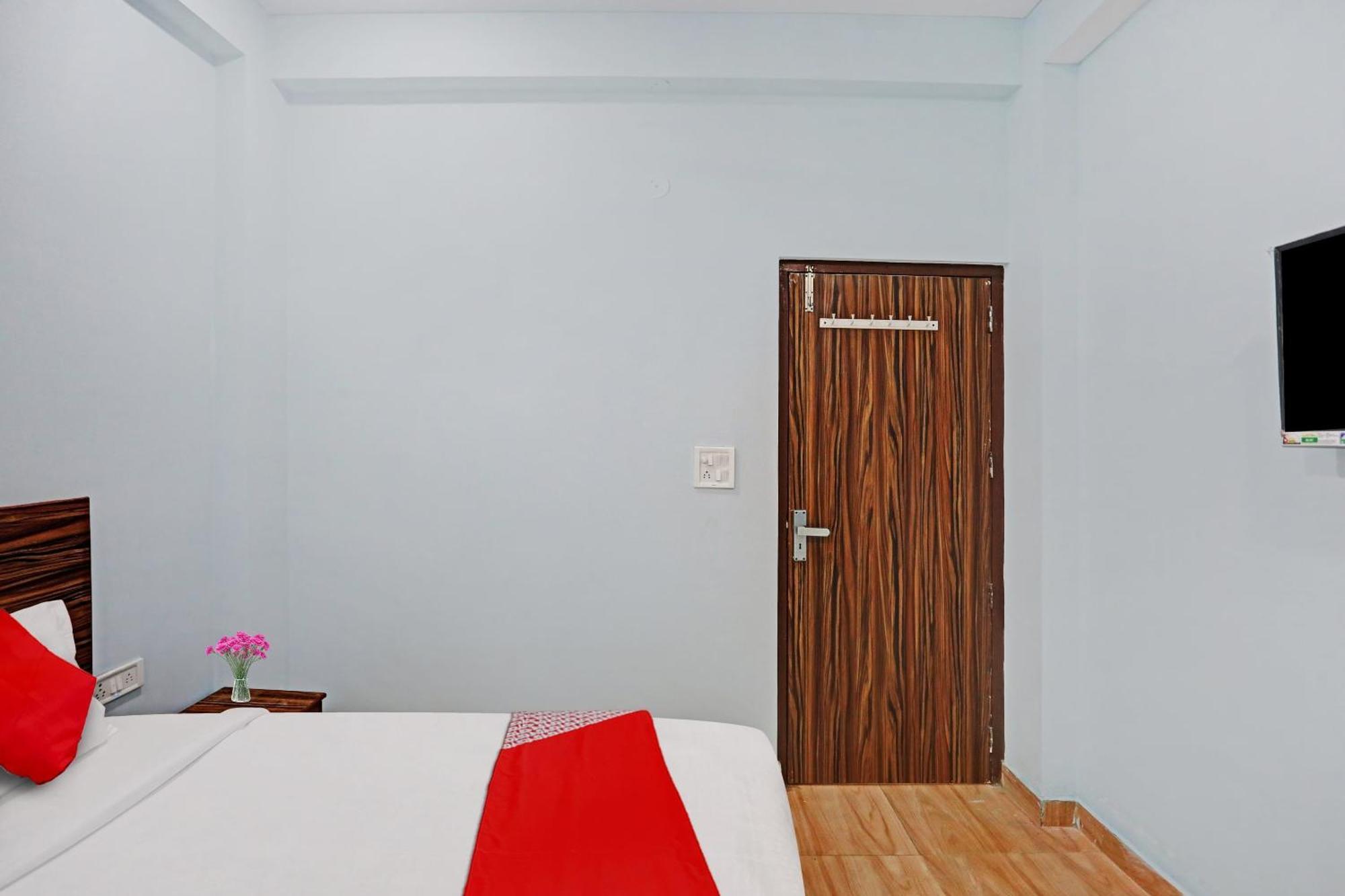 Hotel O Surya Gold Guest House Najafgarh Eksteriør bilde