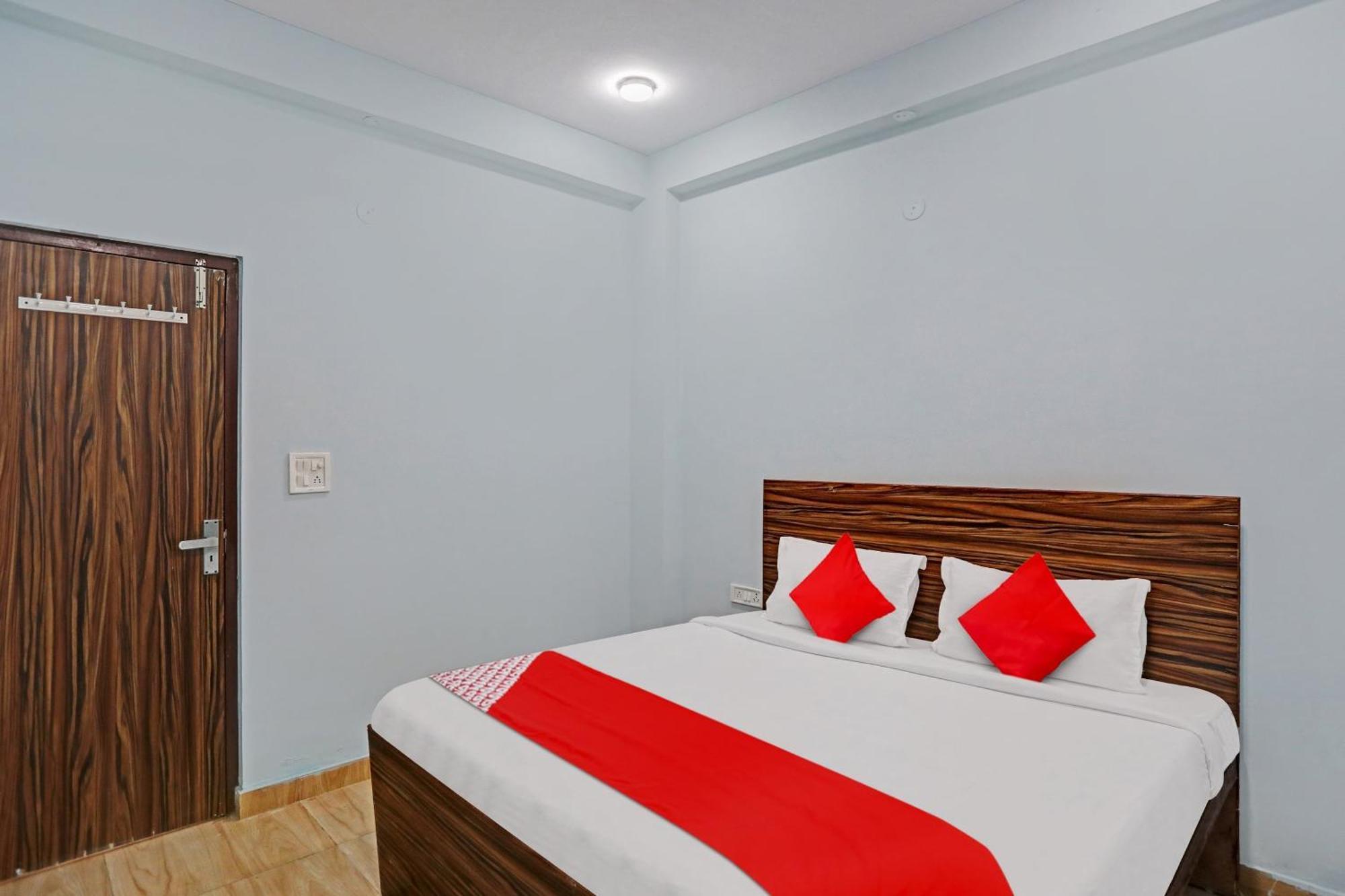 Hotel O Surya Gold Guest House Najafgarh Eksteriør bilde