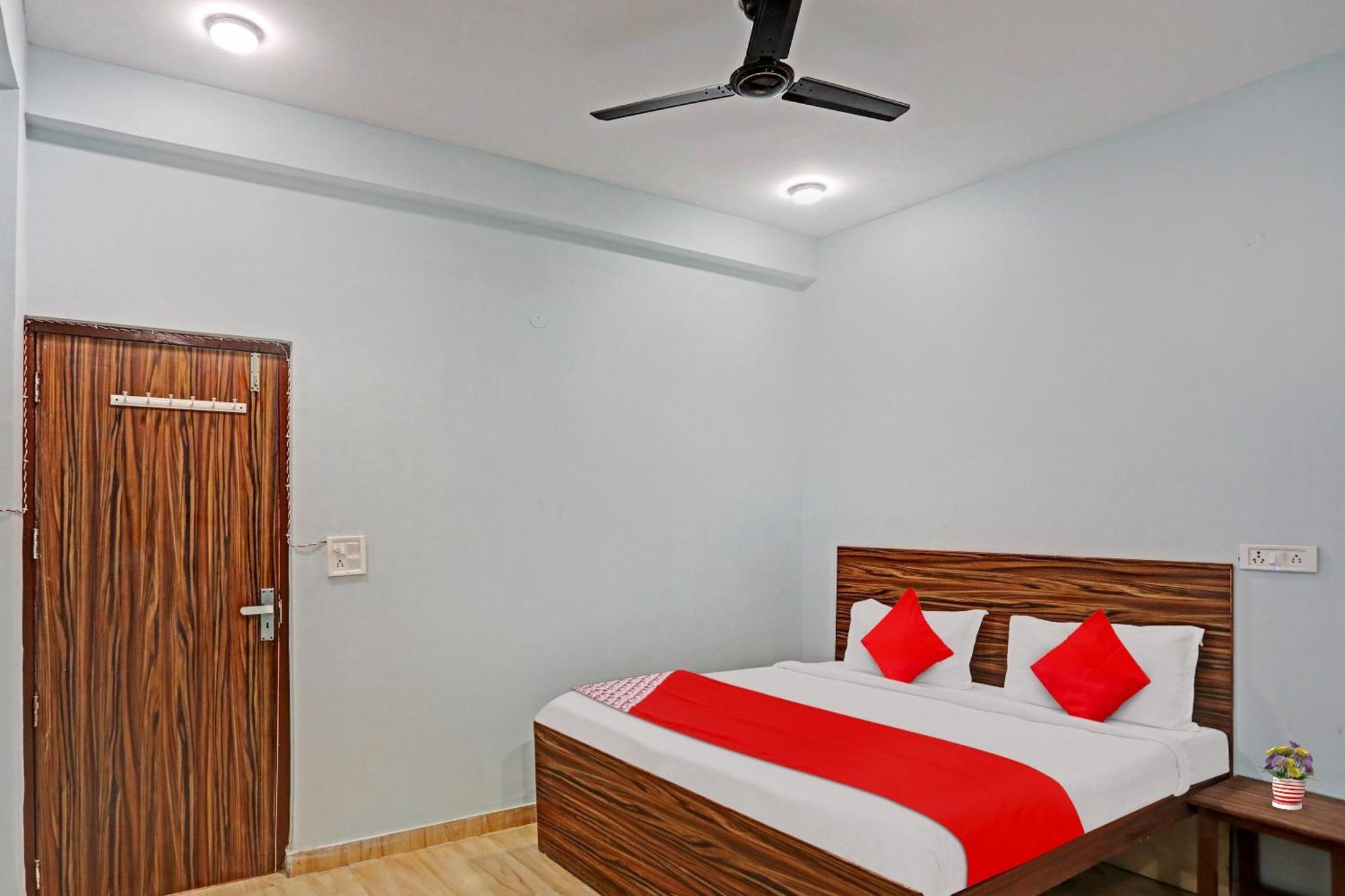 Hotel O Surya Gold Guest House Najafgarh Eksteriør bilde