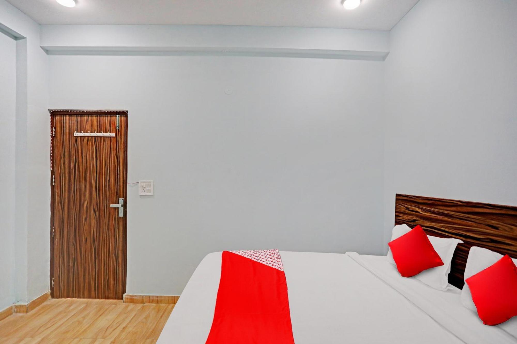 Hotel O Surya Gold Guest House Najafgarh Eksteriør bilde