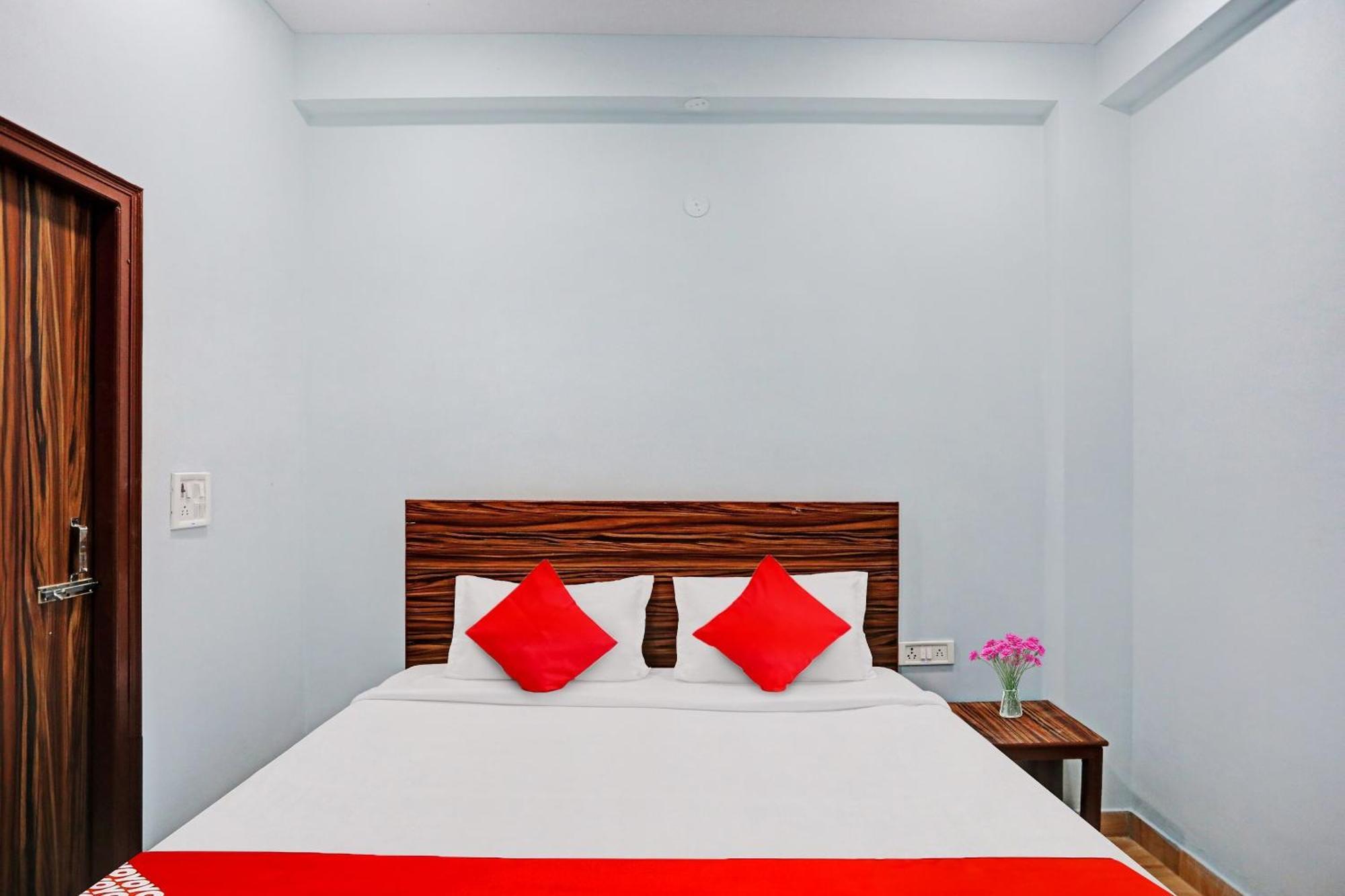 Hotel O Surya Gold Guest House Najafgarh Eksteriør bilde