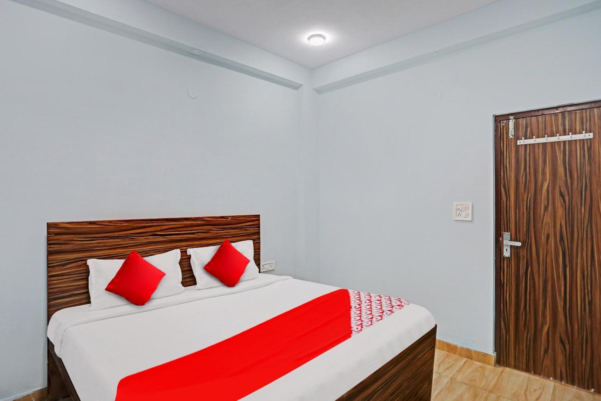 Hotel O Surya Gold Guest House Najafgarh Eksteriør bilde